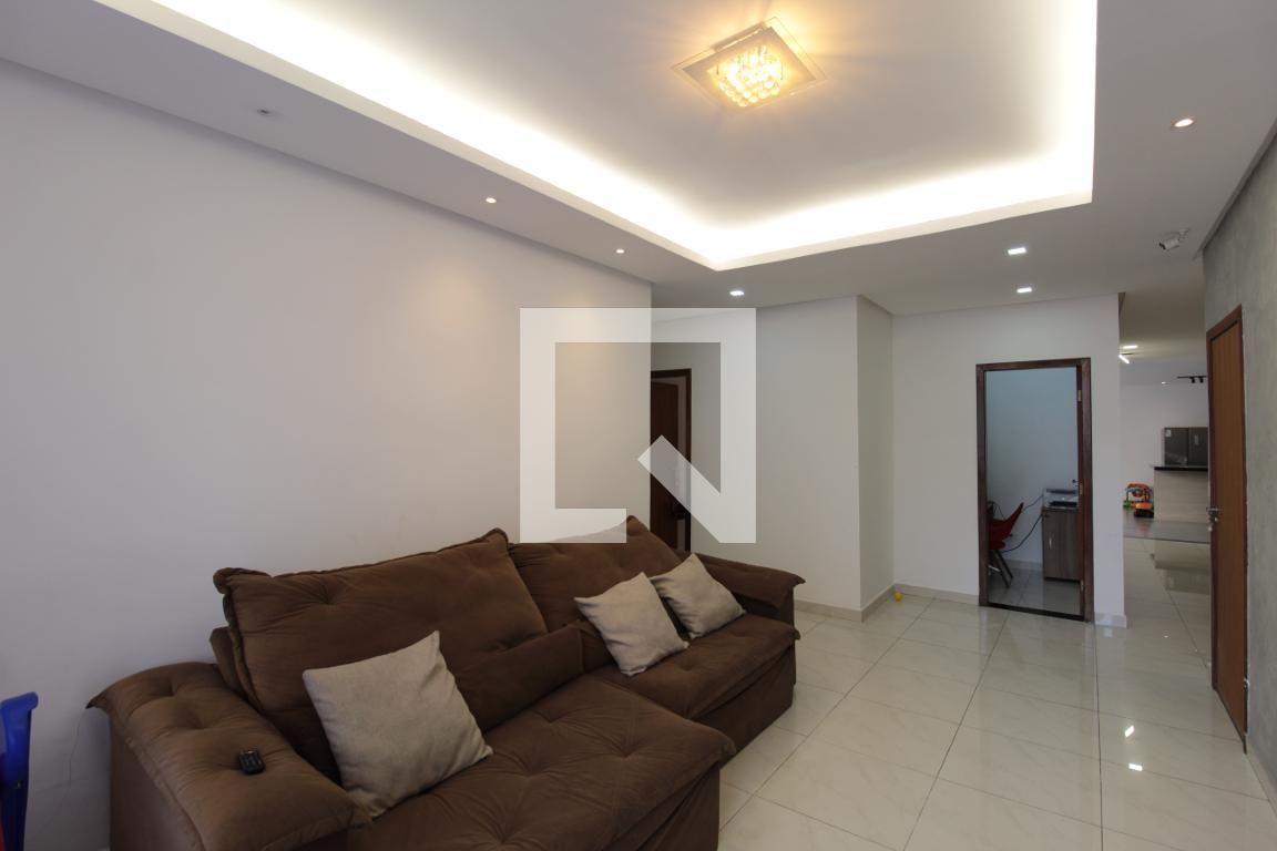 Casa com 3 quartos — Braúnas, Belo Horizonte