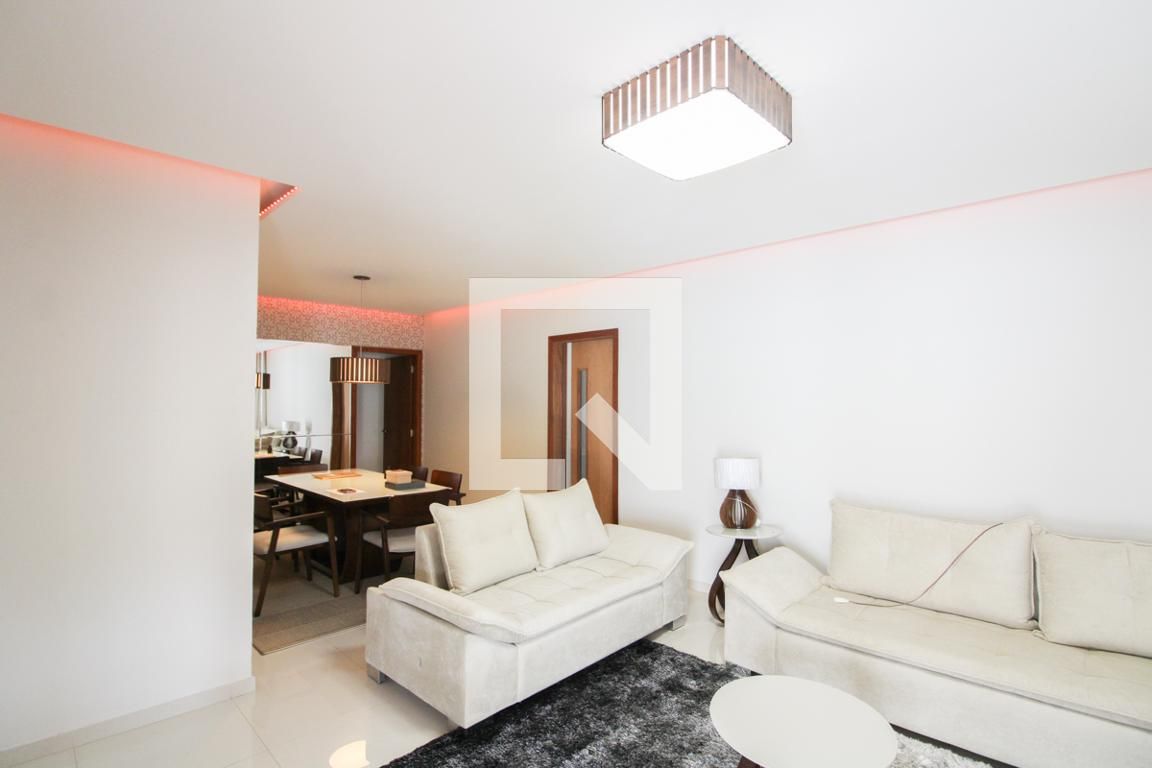 Casa com 4 quartos — Planalto, Belo Horizonte