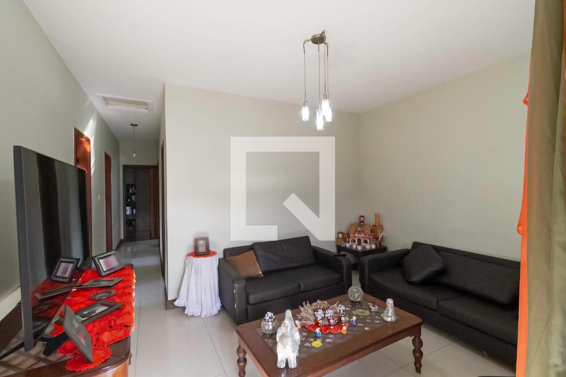 Casa com 4 quartos — Itapoã, Belo Horizonte