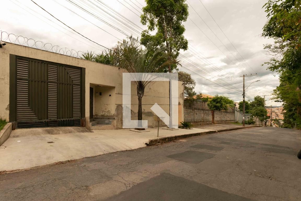 Casa com 3 quartos — Trevo, Belo Horizonte