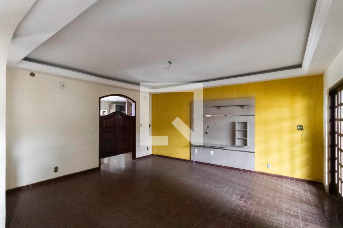 Casa com 3 quartos — Céu Azul, Belo Horizonte