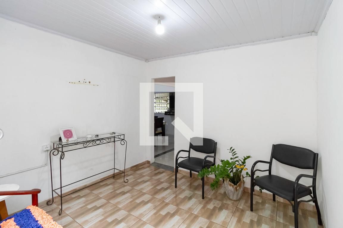 Casa com 1 quarto — Glória, Belo Horizonte