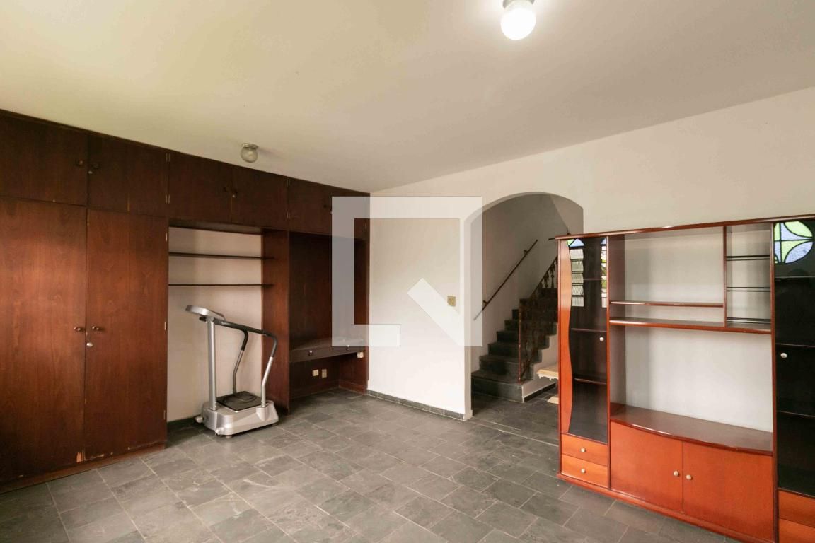 Casa com 3 quartos — Ouro Preto, Belo Horizonte