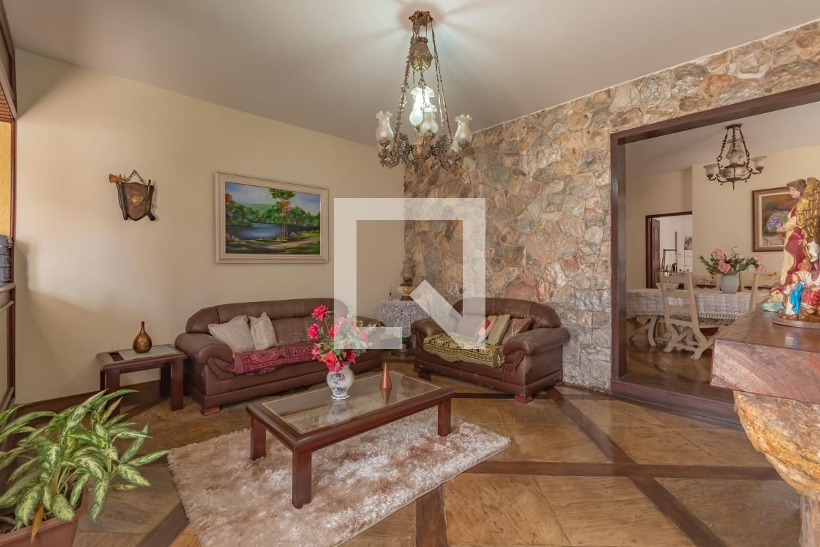 Casa com 5 quartos — Dona Clara, Belo Horizonte