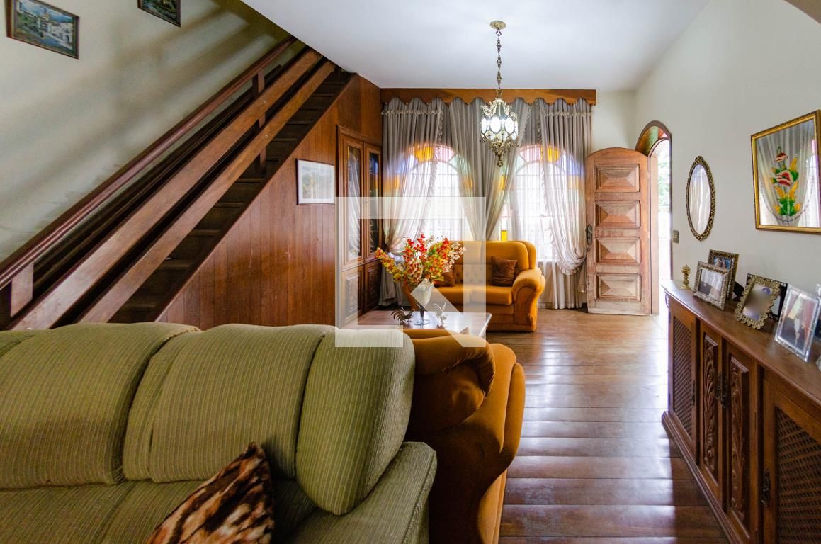 Casa com 4 quartos — Padre Eustáquio, Belo Horizonte