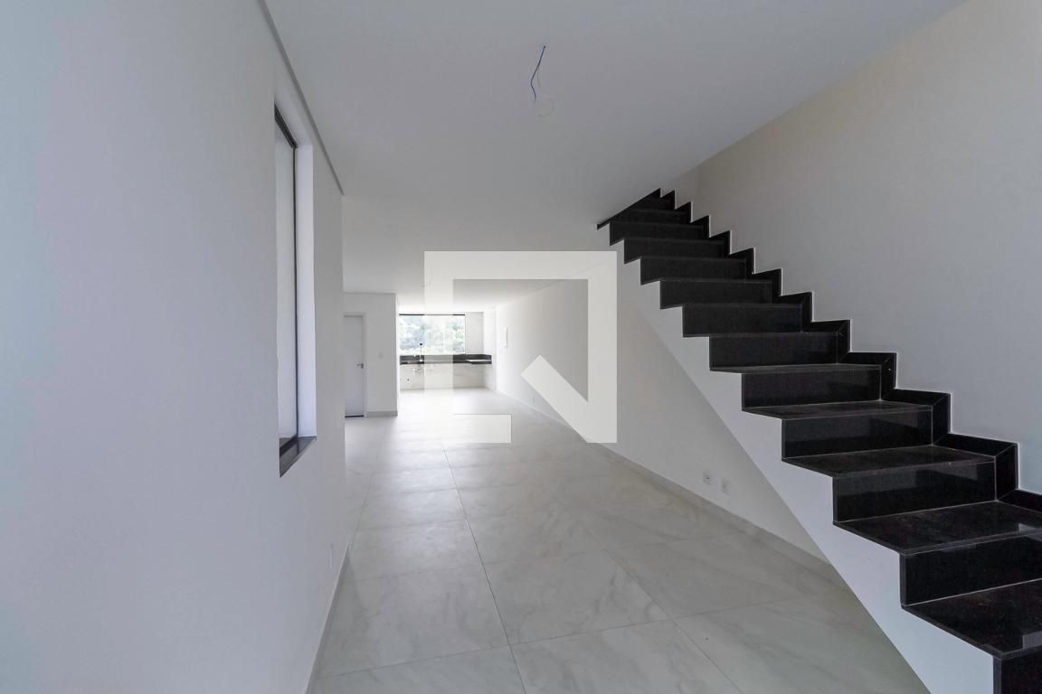 Casa com 2 quartos — Santa Branca, Belo Horizonte