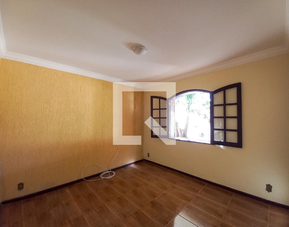 Casa com 4 quartos — Salgado Filho, Belo Horizonte
