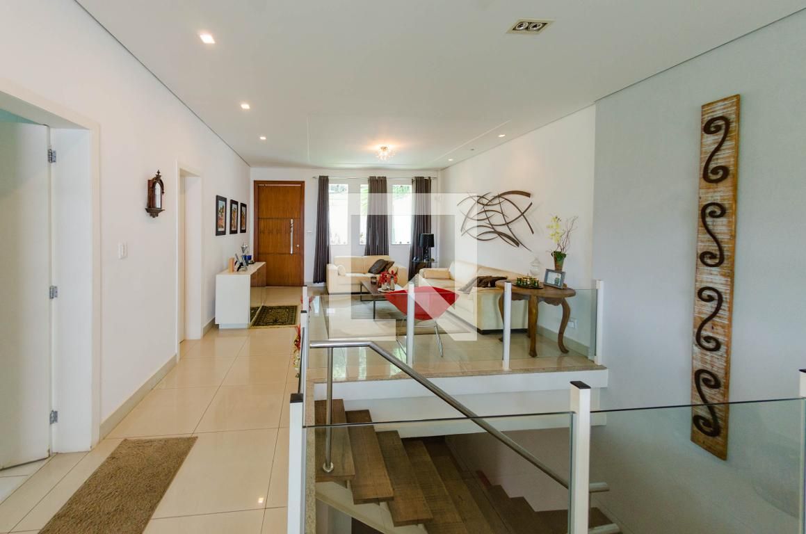 Casa com 4 quartos — Santa Lúcia, Belo Horizonte