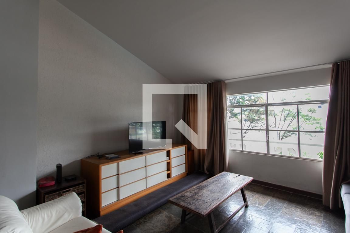 Casa com 5 quartos — Pampulha, Belo Horizonte
