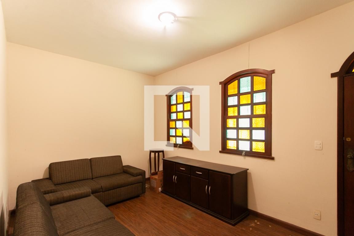 Casa com 3 quartos — Dona Clara, Belo Horizonte