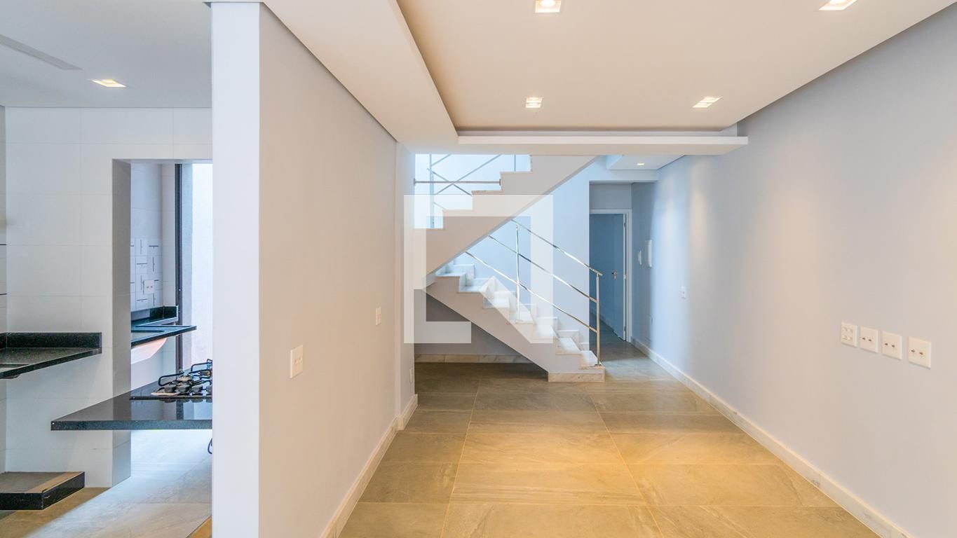 Casa com 4 quartos — Planalto, Belo Horizonte