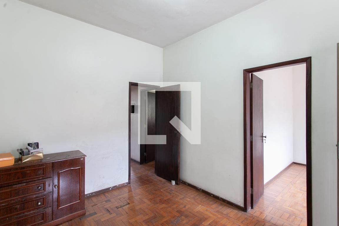 Casa com 3 quartos — Glória, Belo Horizonte