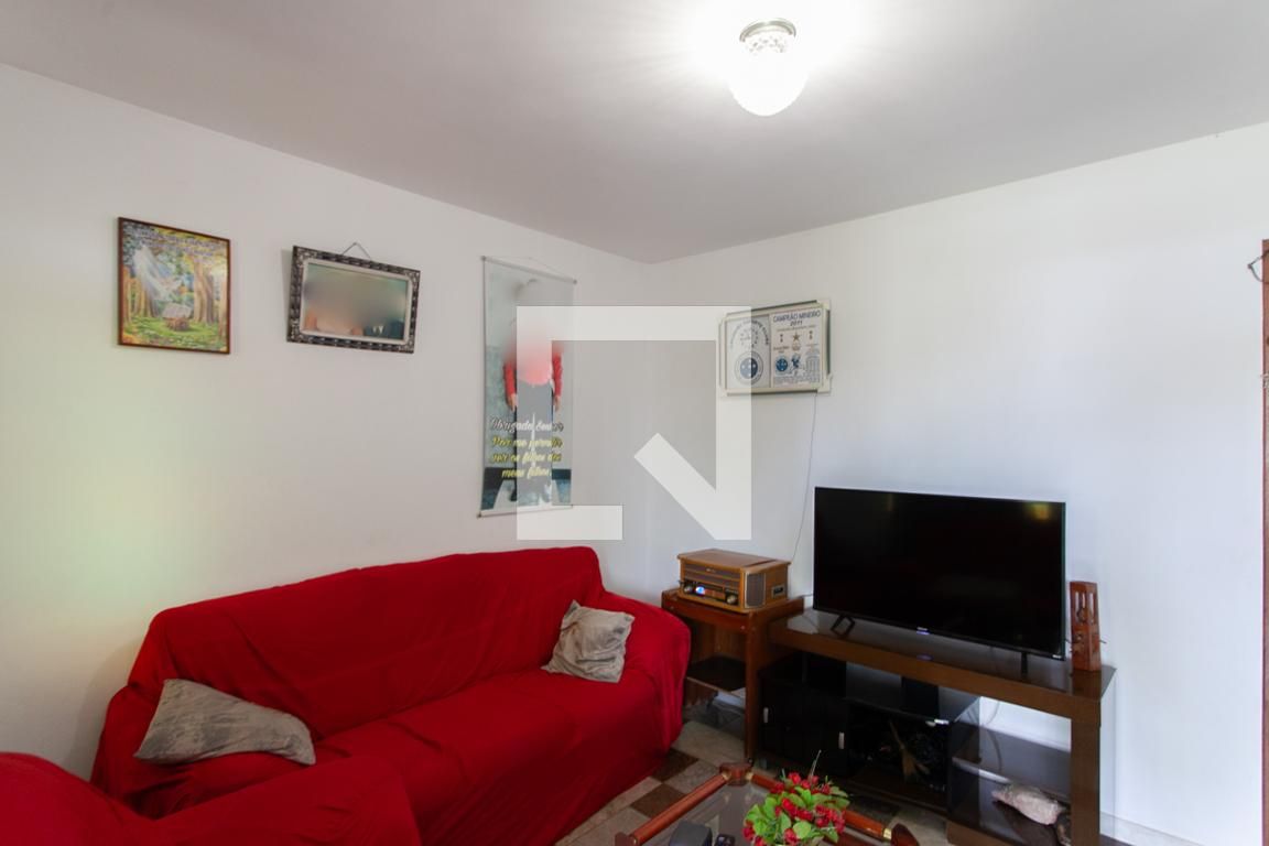 Casa com 6 quartos — Copacabana, Belo Horizonte