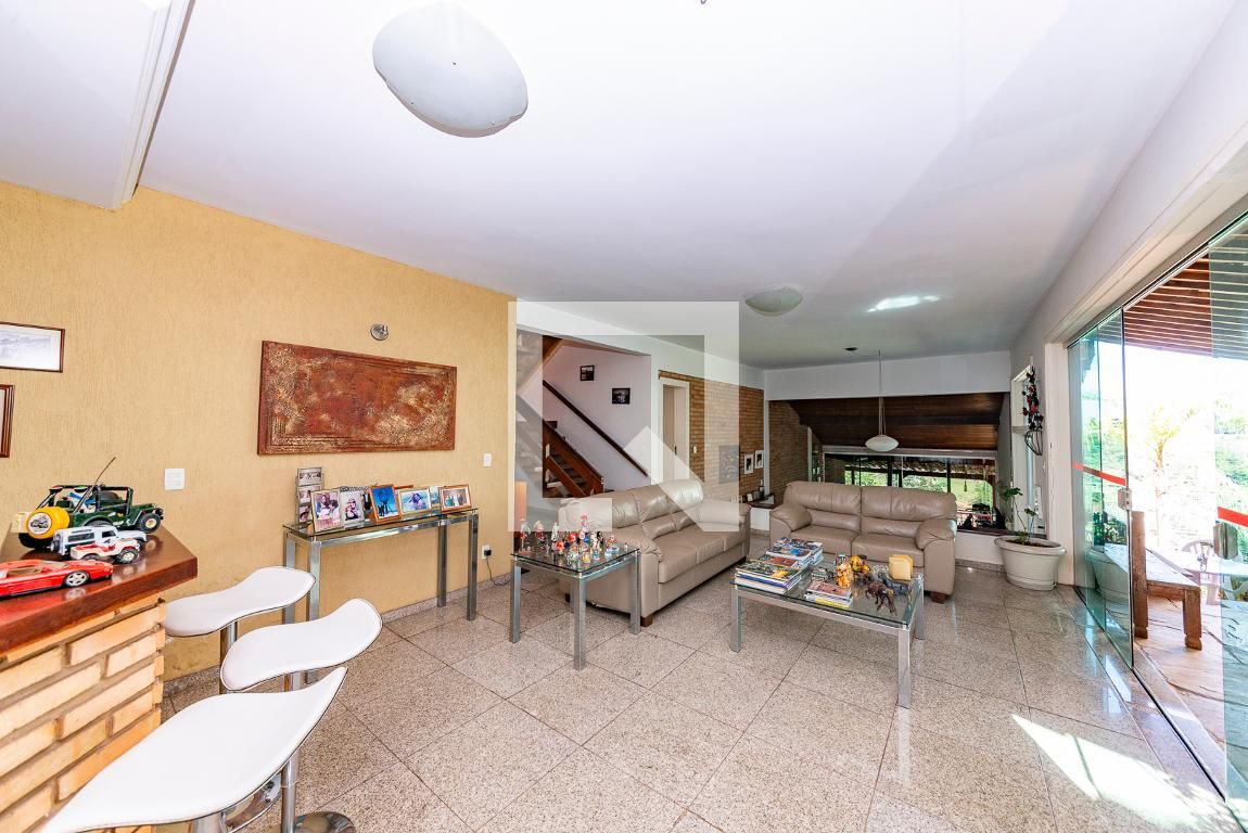 Casa com 6 quartos — Santa Lúcia, Belo Horizonte