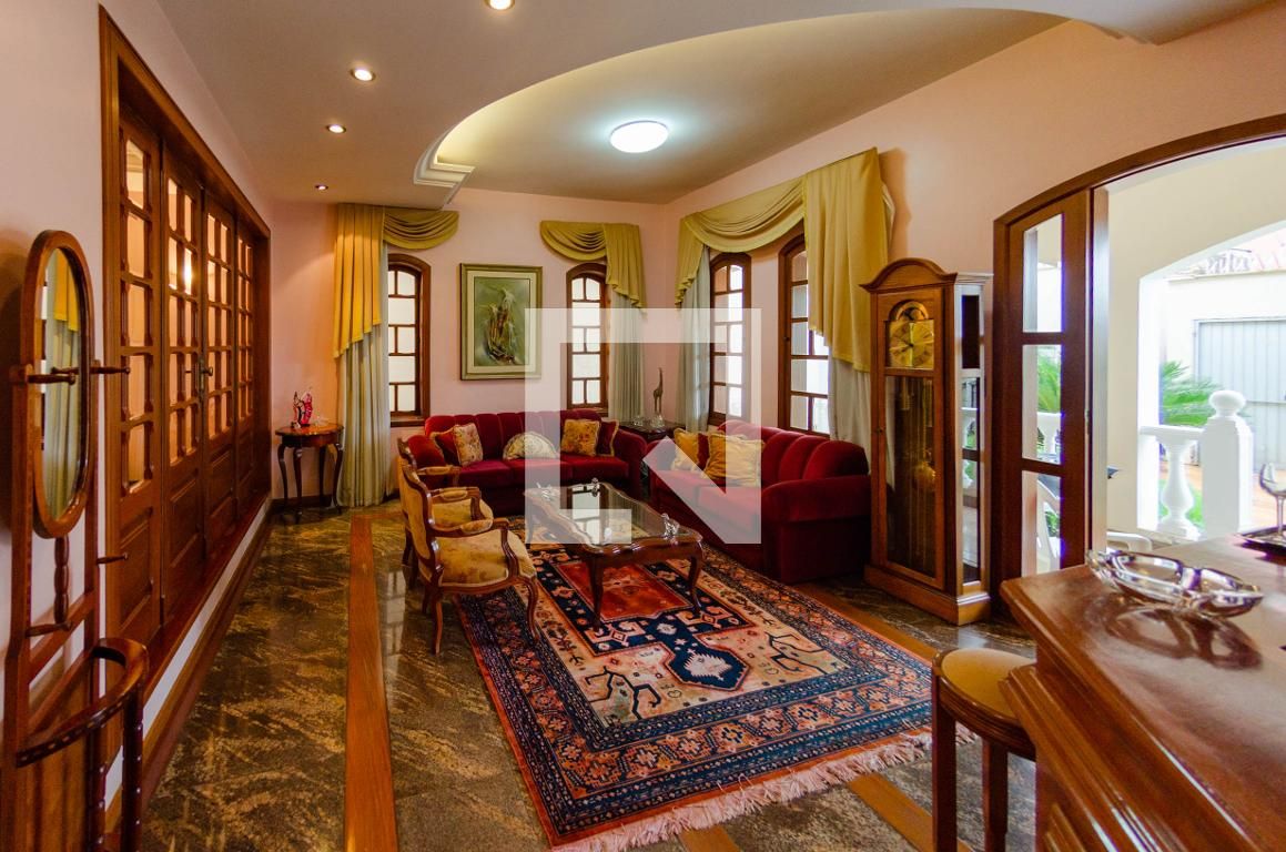 Casa com 6 quartos — Gameleira, Belo Horizonte