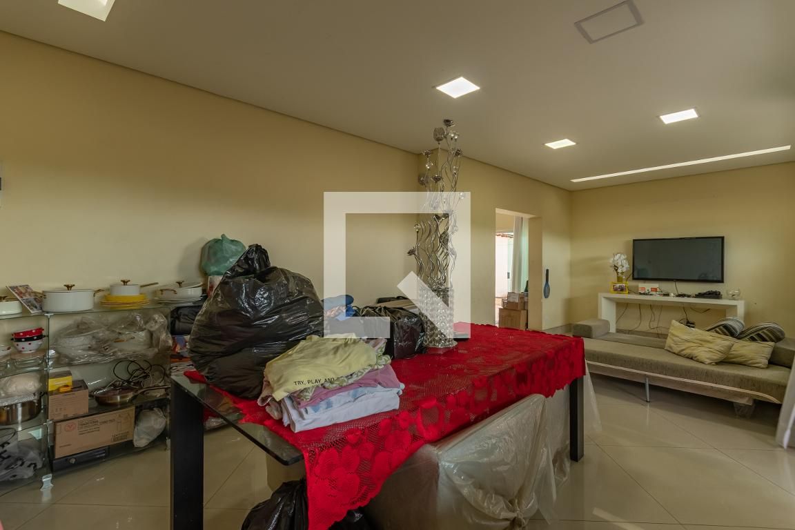 Casa com 4 quartos — Rio Branco, Belo Horizonte