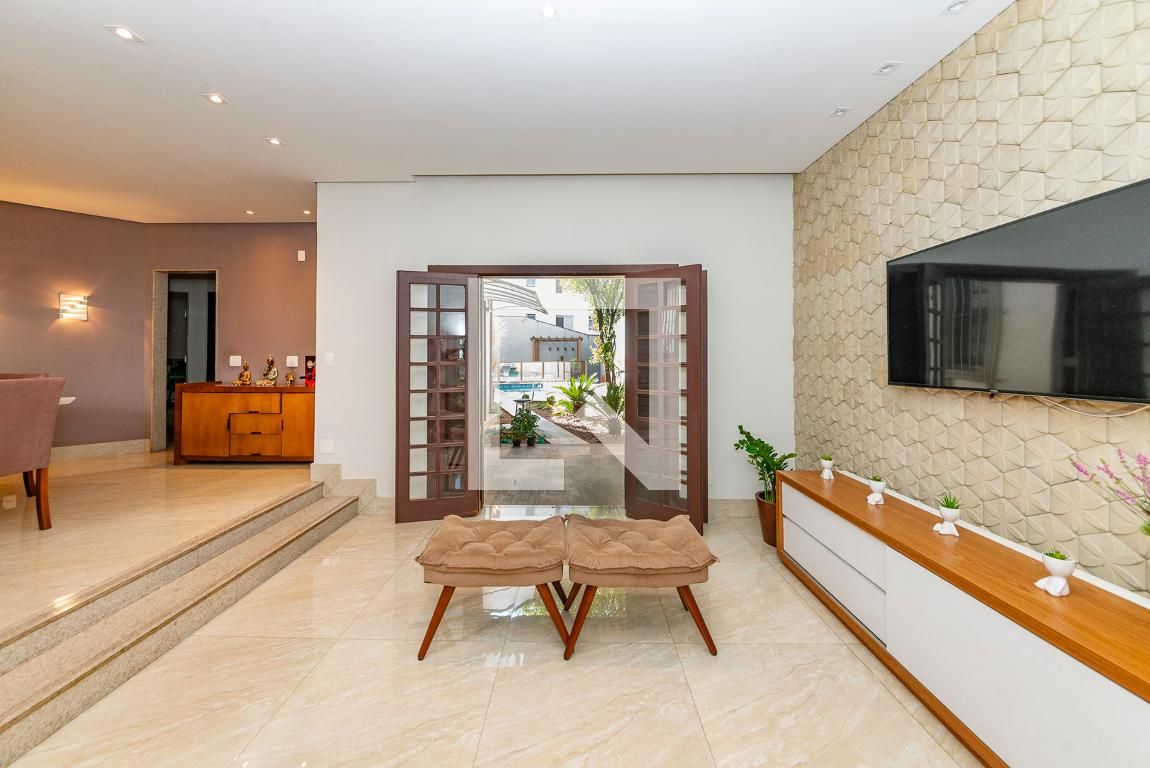Casa com 4 quartos — Castelo, Belo Horizonte