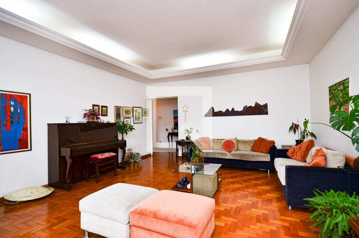 Casa com 7 quartos — Serra, Belo Horizonte