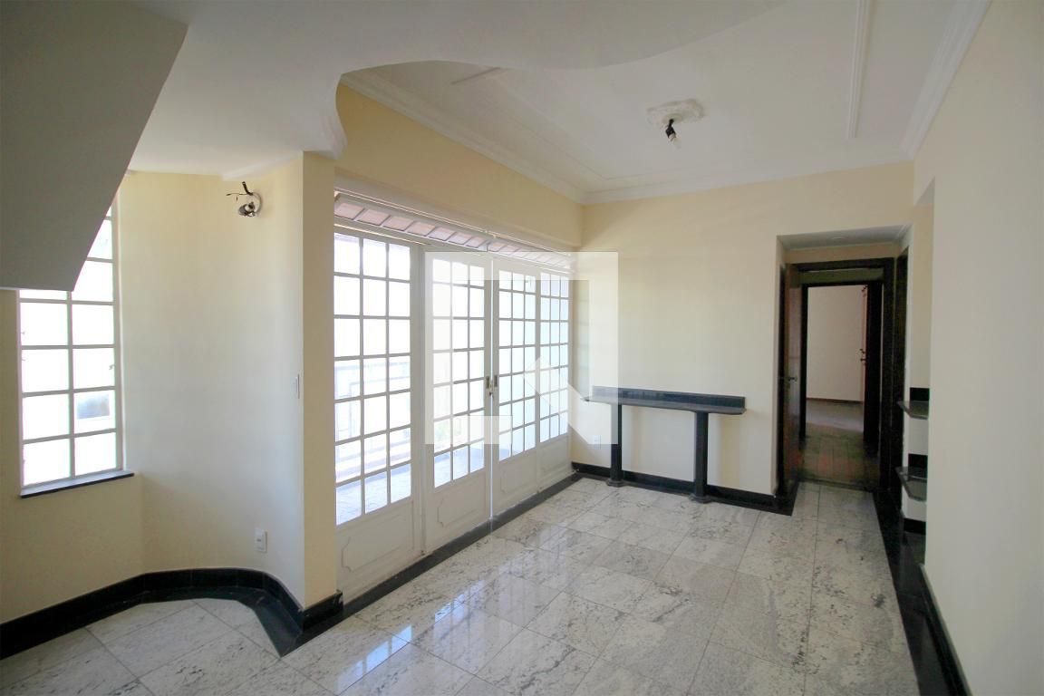 Apartamento com 3 quartos — Alto Barroca, Belo Horizonte