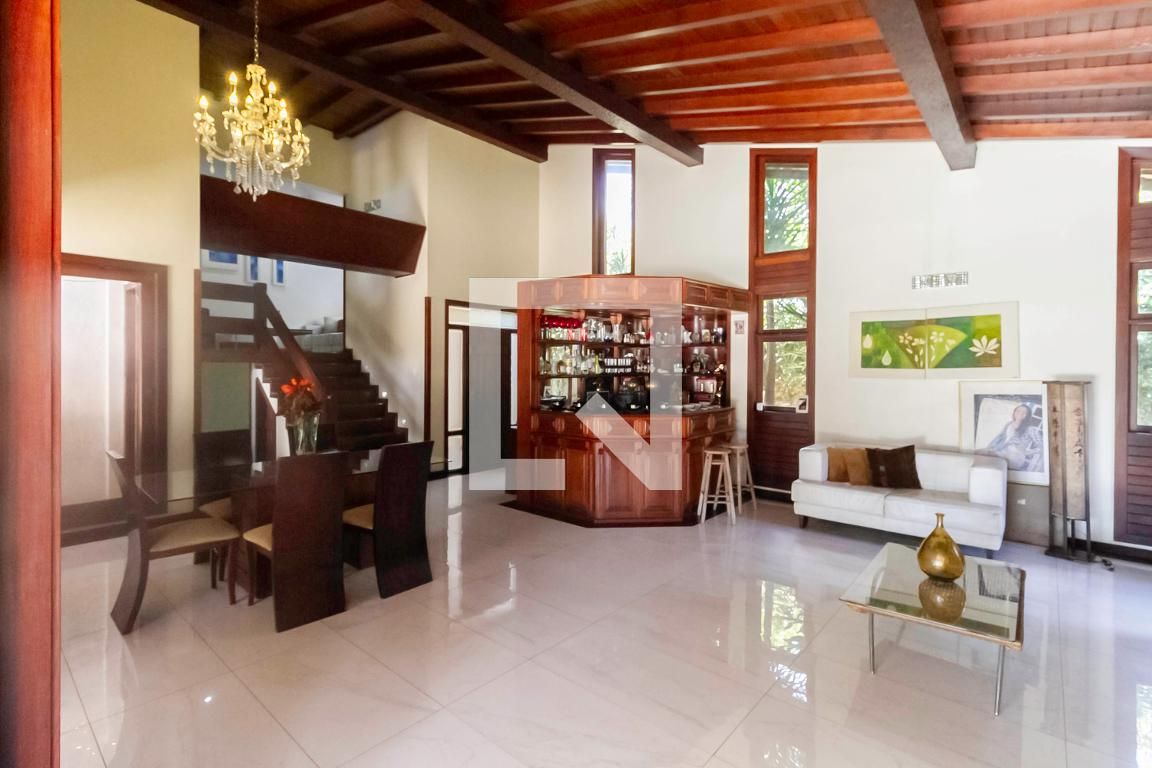 Casa com 4 quartos — Copacabana, Belo Horizonte