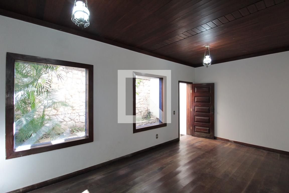 Casa com 4 quartos — Dona Clara, Belo Horizonte