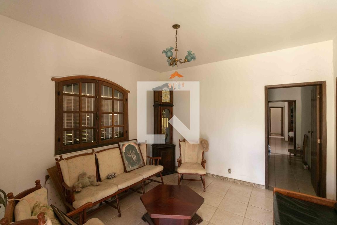 Casa com 3 quartos — Trevo, Belo Horizonte