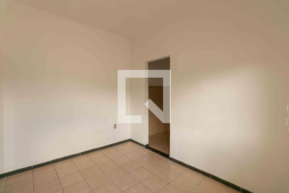 Casa com 1 quarto — Glória, Belo Horizonte