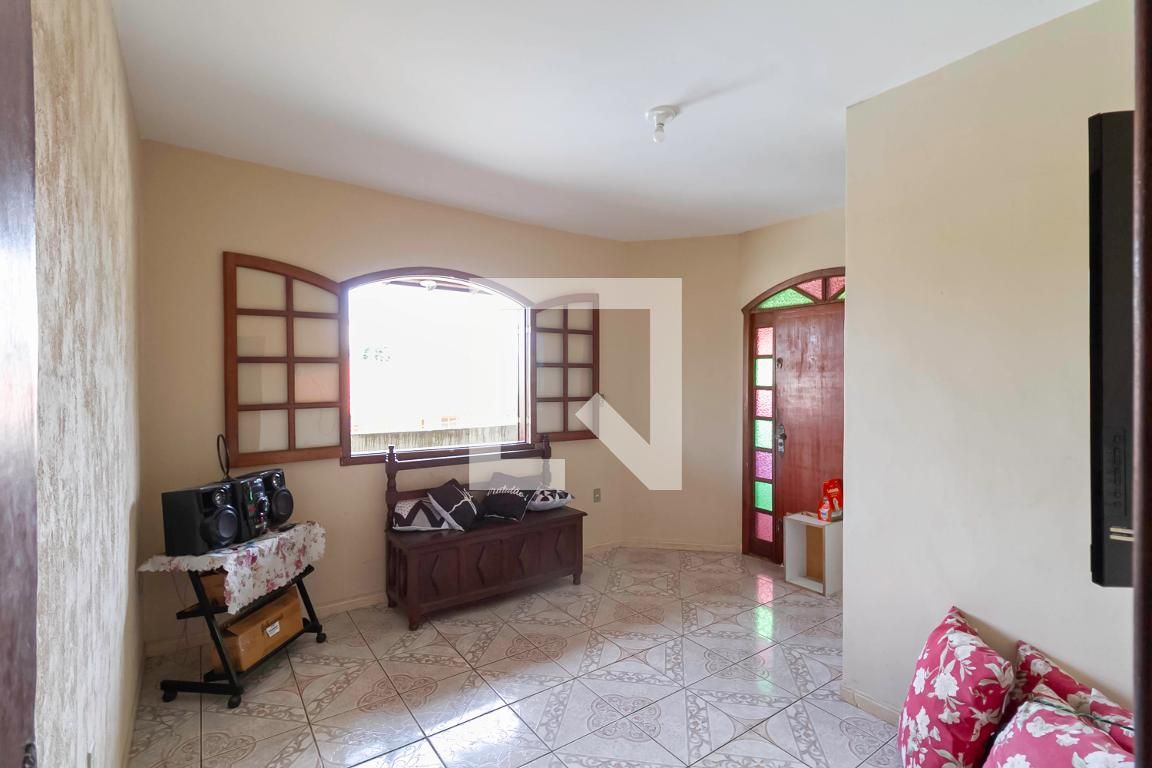 Casa com 4 quartos — Venda Nova, Belo Horizonte