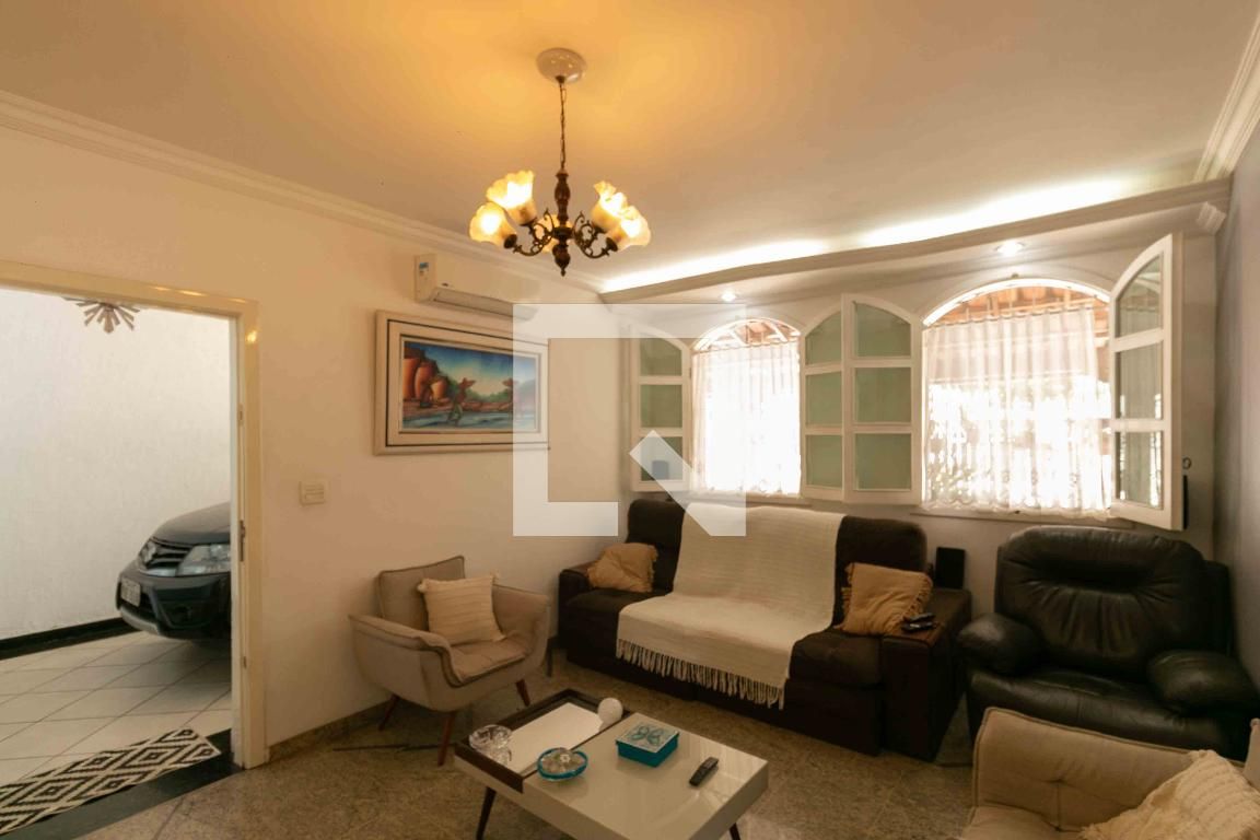 Casa com 3 quartos — Planalto, Belo Horizonte