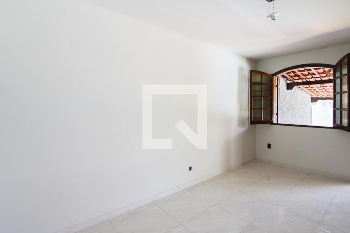 Casa com 2 quartos — Alípio de Melo, Belo Horizonte