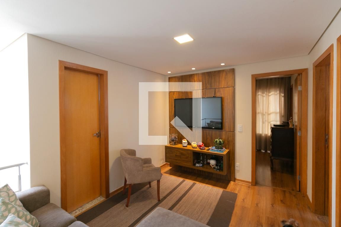 Apartamento com 3 quartos — Heliópolis, Belo Horizonte