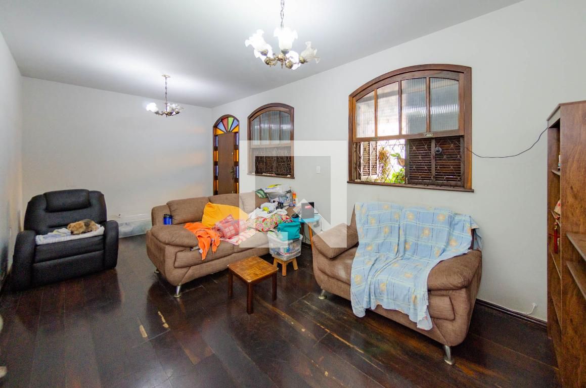 Casa com 4 quartos — Padre Eustáquio, Belo Horizonte