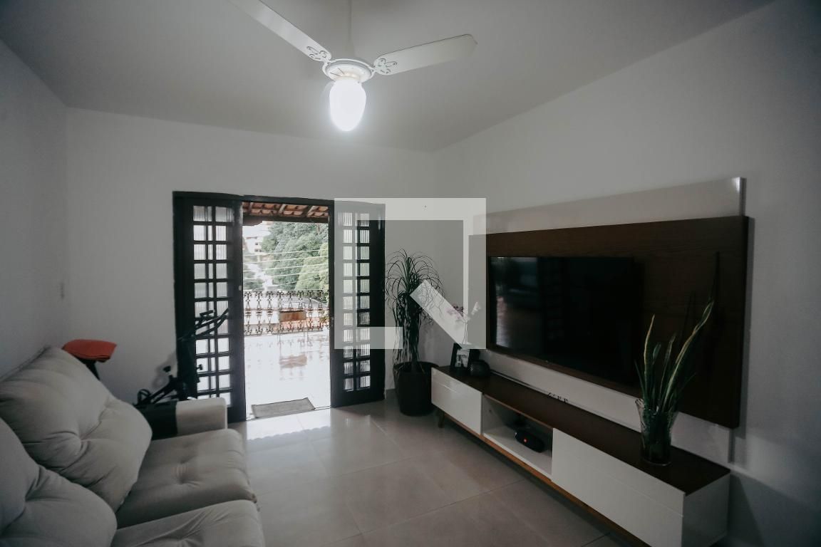 Casa com 7 quartos — Padre Eustáquio, Belo Horizonte