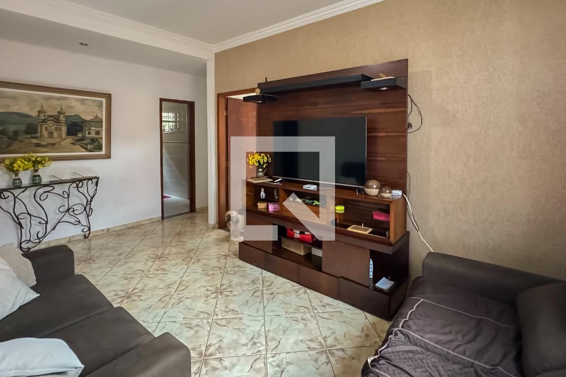 Casa com 4 quartos — Nova Gameleira, Belo Horizonte