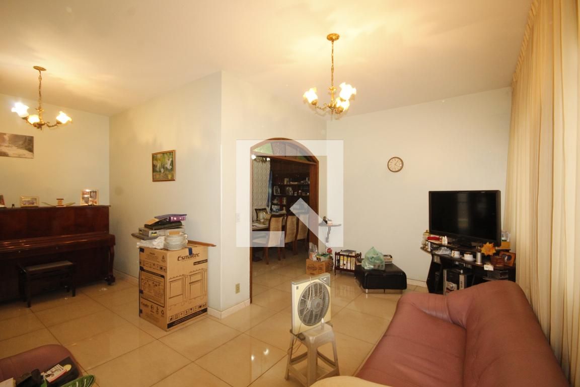 Casa com 6 quartos — Caiçaras, Belo Horizonte