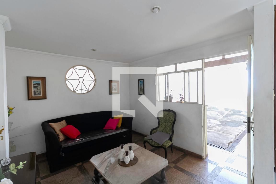 Casa com 4 quartos — Dona Clara, Belo Horizonte