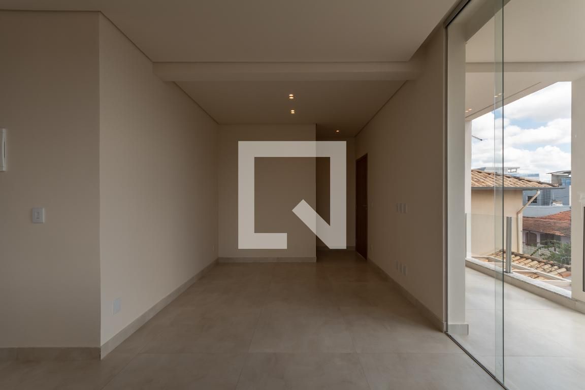 Casa com 3 quartos — Santa Rosa, Belo Horizonte