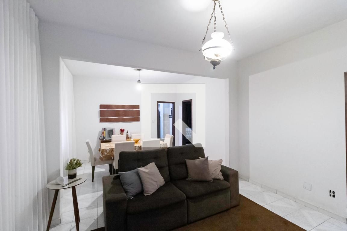 Casa com 4 quartos — Alto Caiçaras, Belo Horizonte