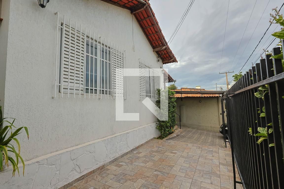Casa com 4 quartos — Padre Eustáquio, Belo Horizonte