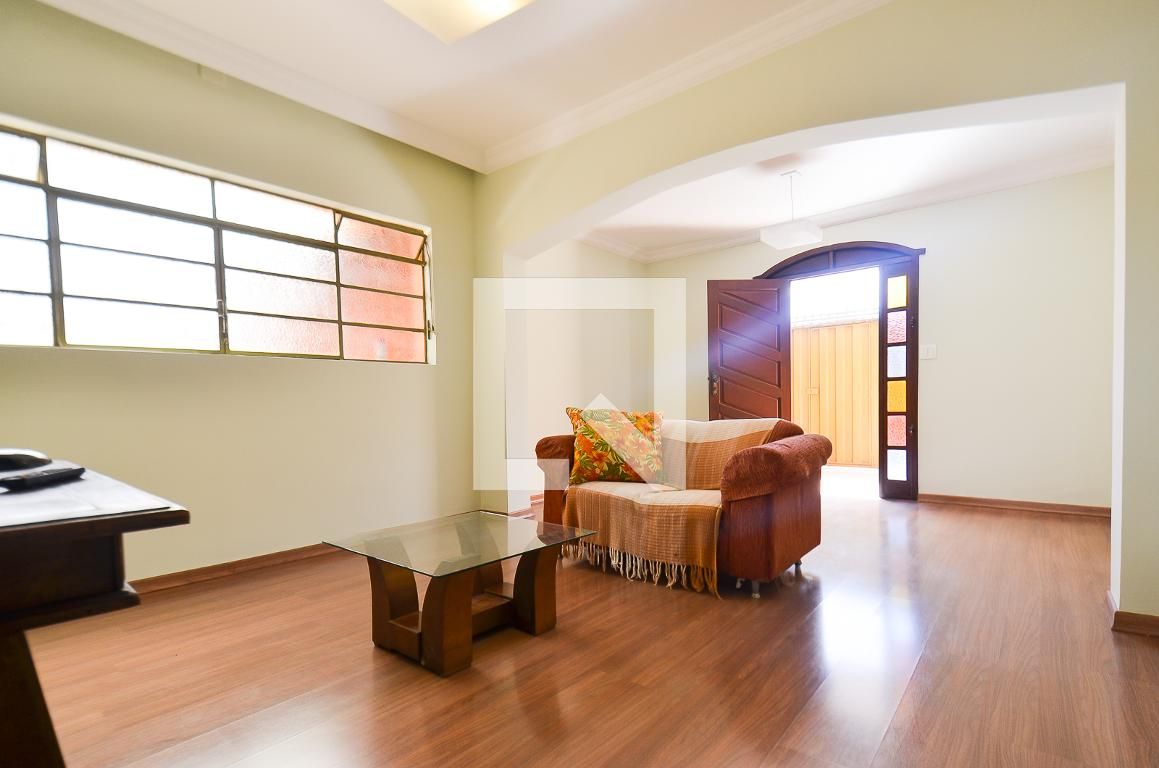 Casa com 5 quartos — Sagrada Família, Belo Horizonte