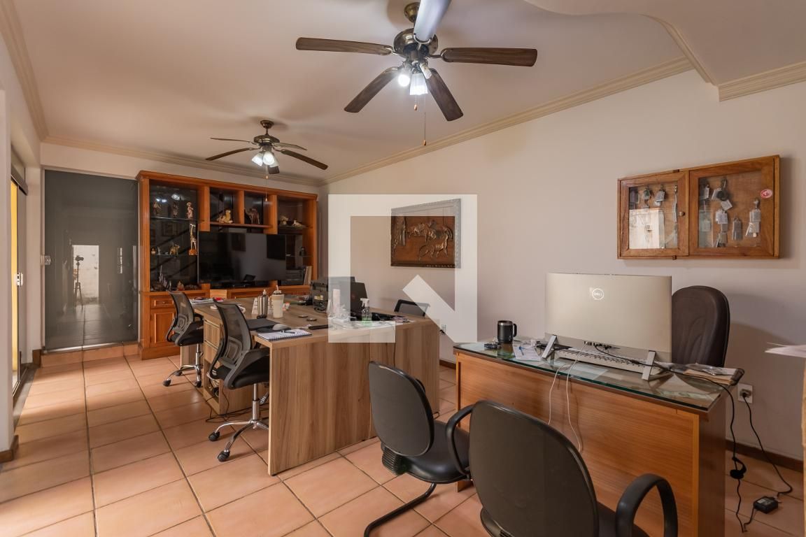Casa com 5 quartos — Pampulha, Belo Horizonte