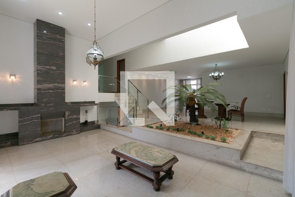 Casa com 5 quartos — Braúnas, Belo Horizonte