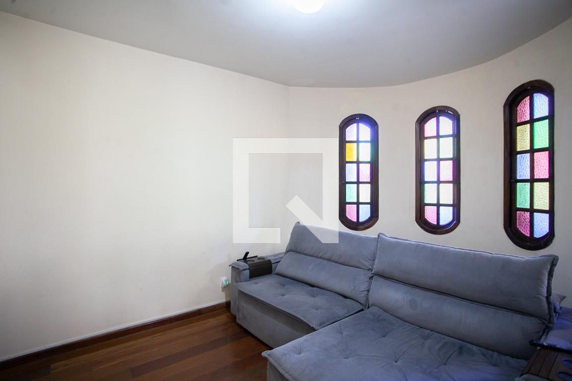 Casa com 6 quartos — Braúnas, Belo Horizonte
