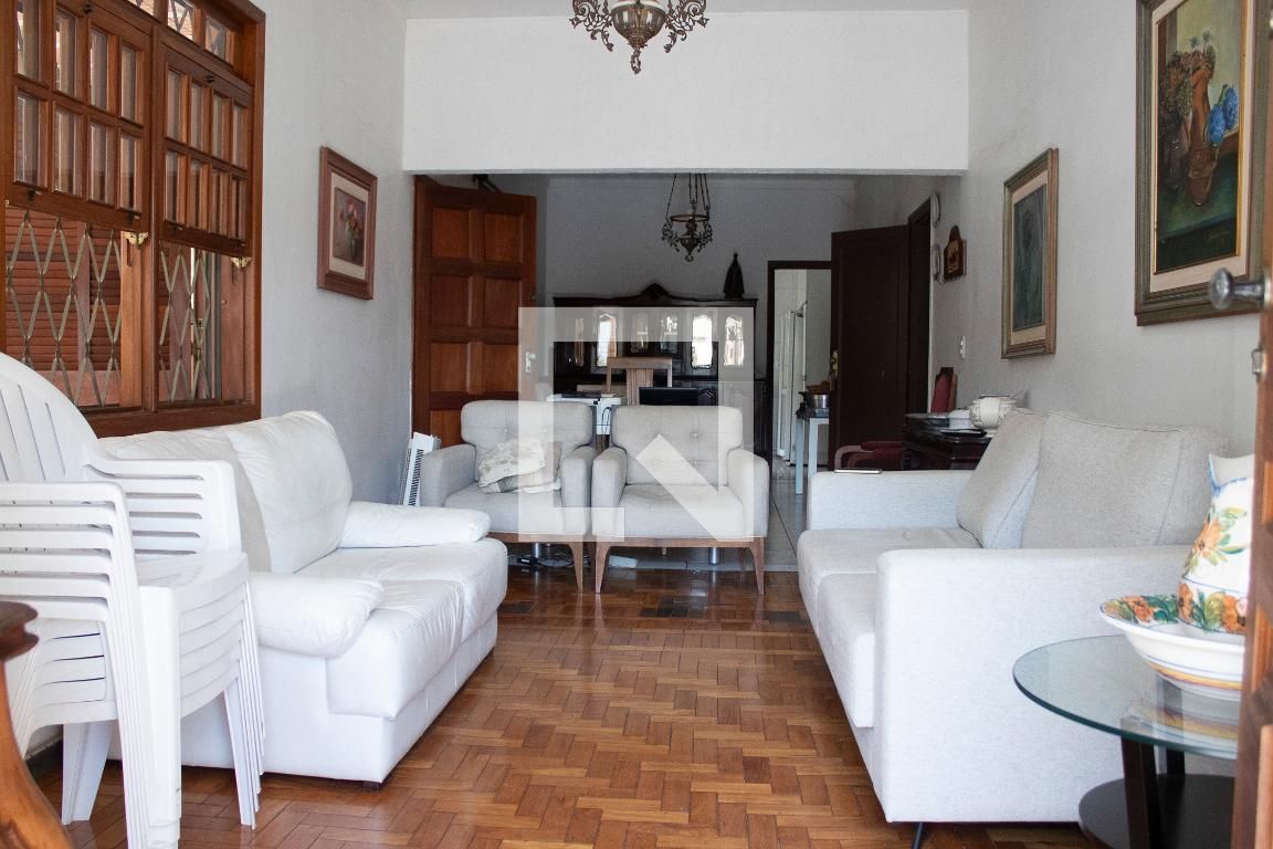 Casa com 4 quartos — Santo Antônio, Belo Horizonte
