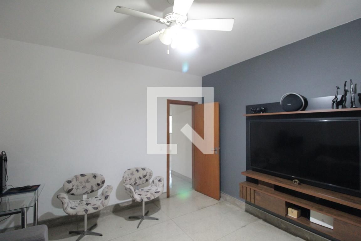 Casa com 3 quartos — Céu Azul, Belo Horizonte