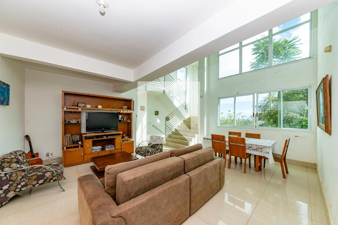 Casa com 3 quartos — Estoril, Belo Horizonte