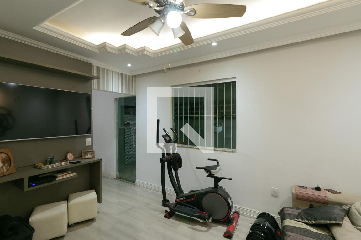 Casa com 4 quartos — Planalto, Belo Horizonte