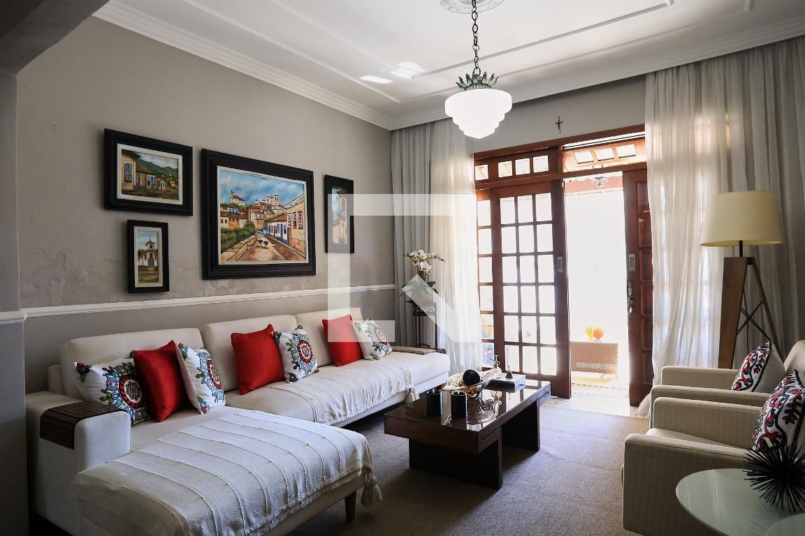 Casa com 4 quartos — Sagrada Família, Belo Horizonte