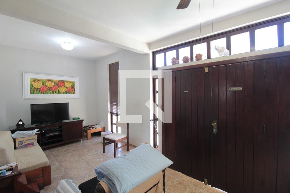 Casa com 3 quartos — Ouro Preto, Belo Horizonte