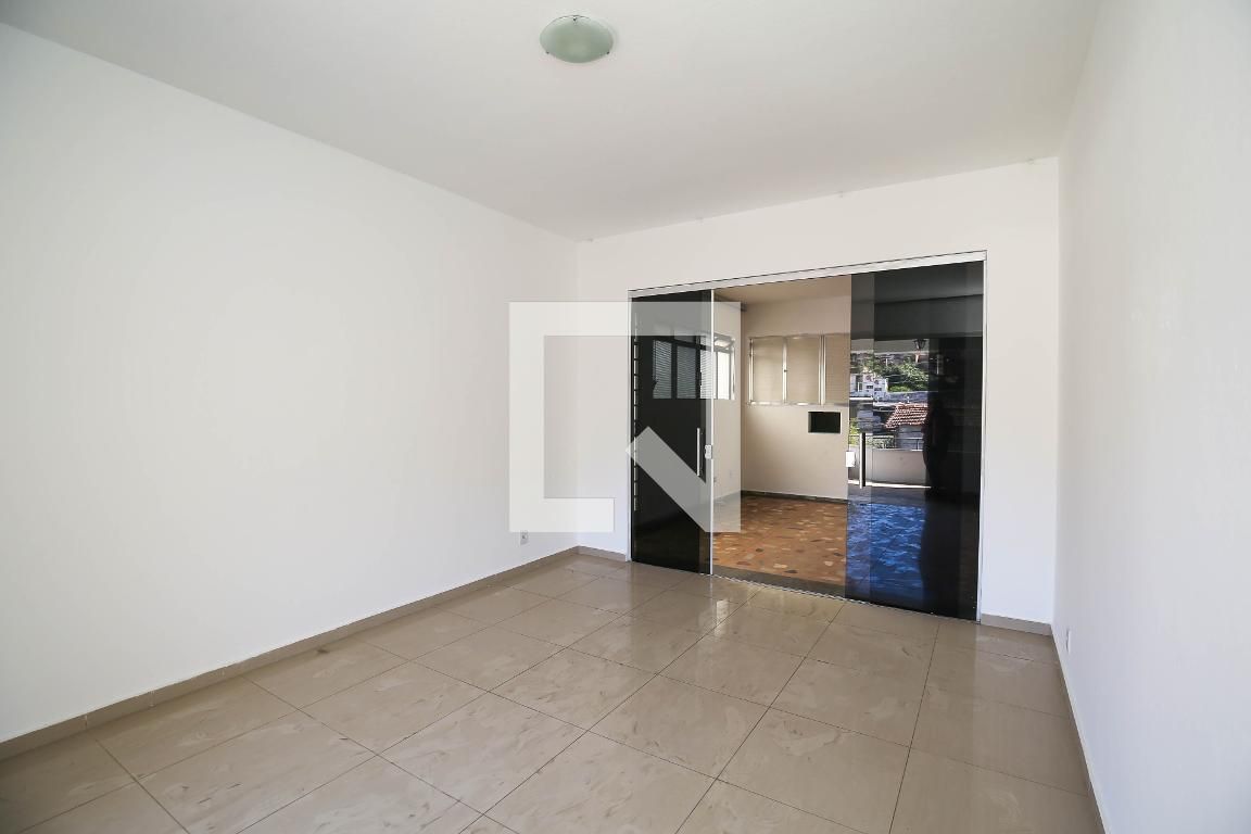 Casa com 4 quartos — Carlos Prates, Belo Horizonte